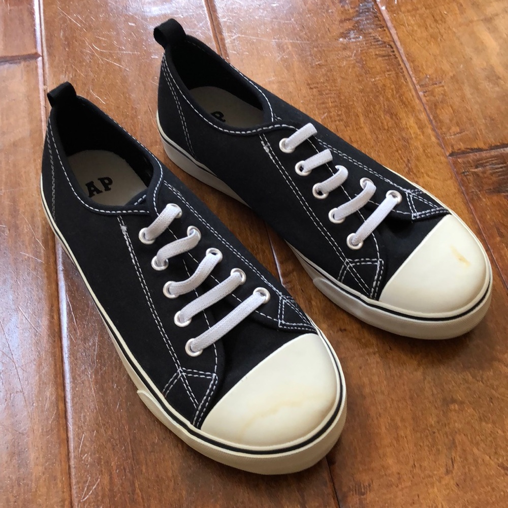 Boys 4 GAP Black Easy Shoelaces Slip On Sneakers - Picture 1 of 12